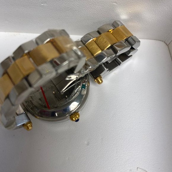 YOU WILL LOVE IT BECAUSE ITS CLASSY - Picture 6 of 7